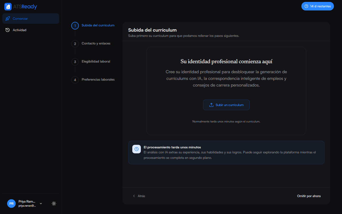 El paso de subida del currículum, con los cuatro pasos de configuración en una barra lateral.